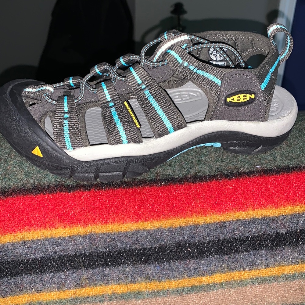 Keen Women’s Whisper Sandal Size 5